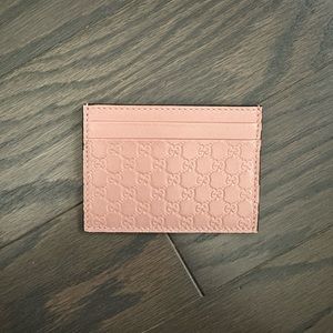 Pink Gucci card holder in excellent condition